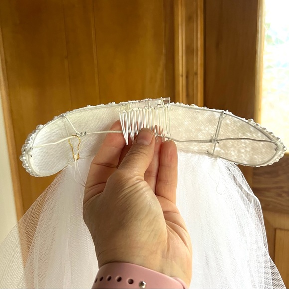Vintage Faux Pearl Wedding Veil - Picture 5 of 8
